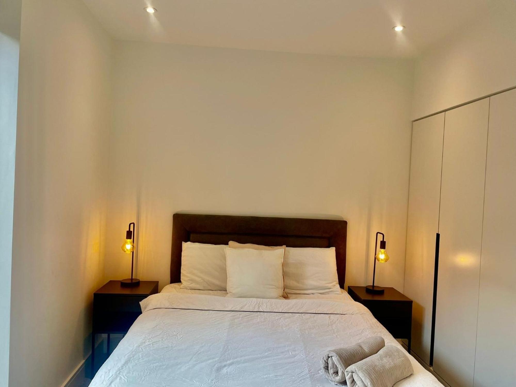 Gasthuis Modern Double Bedroom *
